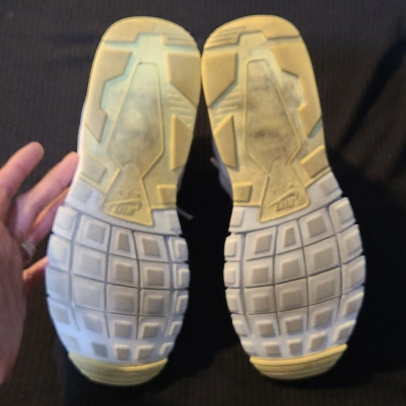 Nike Air Lace Design Sneakers - Picture 8 of 16